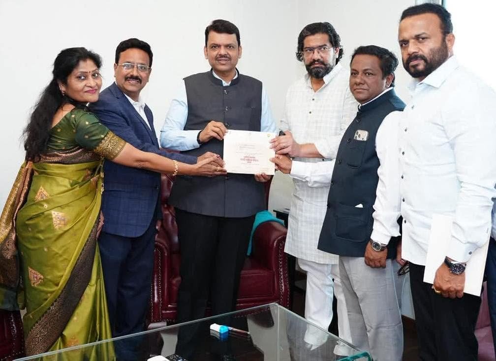 प्रमुख पाहुणे १